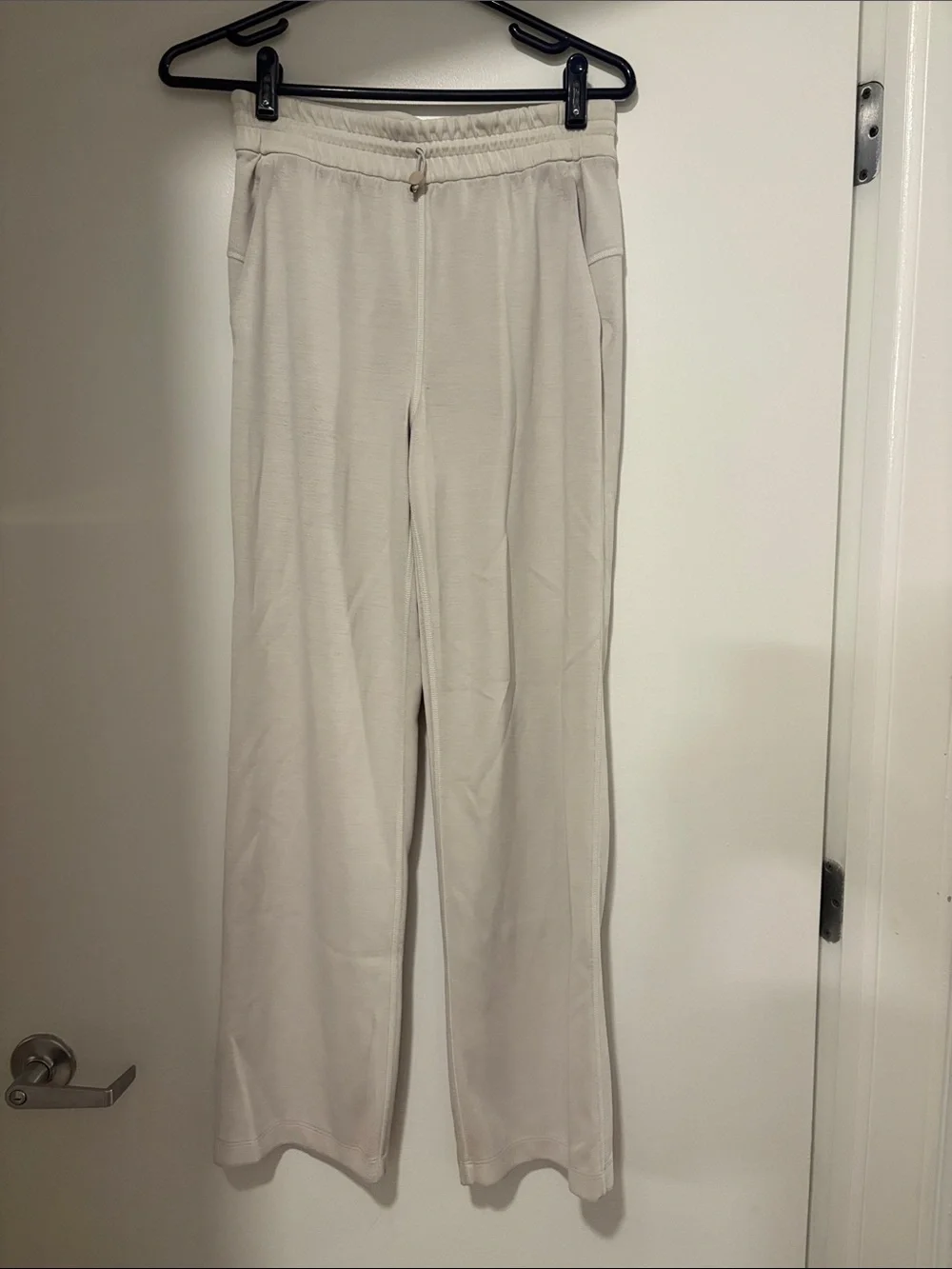 Lululemon soft stream high rise pant in bone